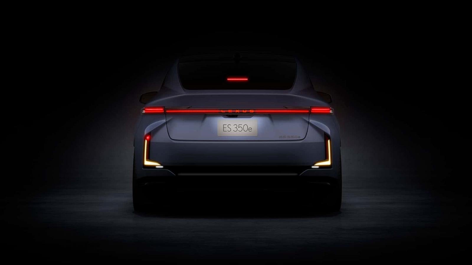 Το νέο Lexus ES έκανε το ντεμπούτο του ως υβριδικό και ηλεκτρικό 